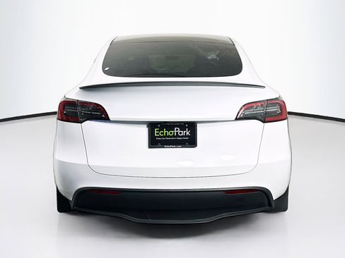 Used 2023 Tesla Model Y Long Range AWD/4WD image 7