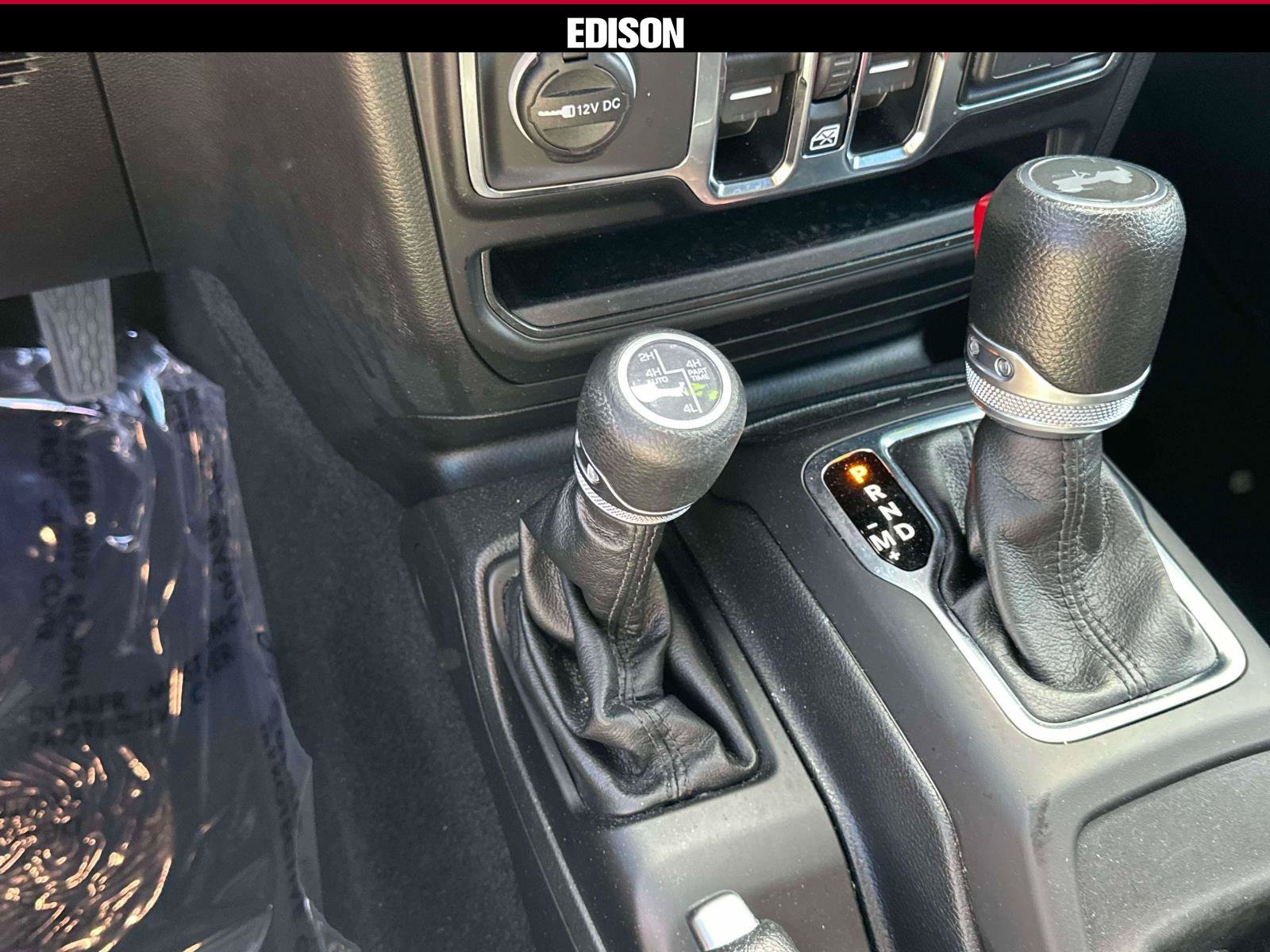 Used 2023 Jeep Wrangler Unlimited AWD/4WD image 29