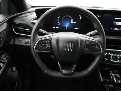 Used 2024 Buick Envista Sport Touring w/ Convenience I Package FWD image 17