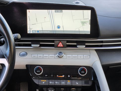 Used 2021 Hyundai Elantra Limited w/ Cargo Package image 24