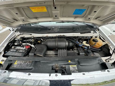 Used 2011 Ford E-450 and Econoline 450 Super Duty w/ Shuttle Bus Prep Pkg RWD image 20
