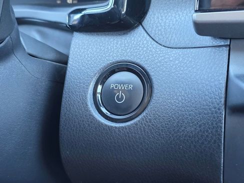 Used 2025 Toyota Camry LE image 33