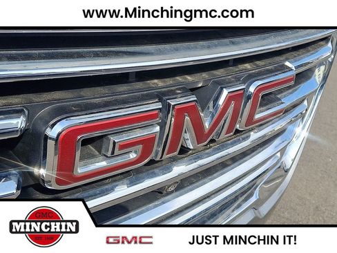 Used 2023 GMC Terrain SLT w/ Tech Package image 32