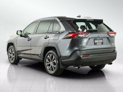 Used 2023 Toyota RAV4 XLE Premium AWD/4WD image 4
