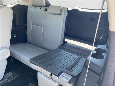 Used 2021 Toyota Highlander Platinum FWD image 28