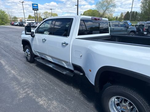 New 2026 Chevrolet Silverado 3500 High Country w/ High Country Premium Package AWD/4WD image 10