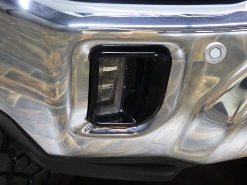 Used 2025 Chevrolet Silverado 2500 LTZ w/ LTZ Convenience Package AWD/4WD image 17