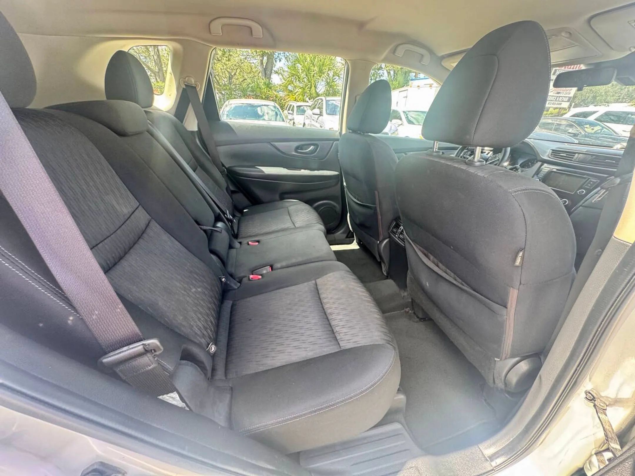 Used 2020 Nissan Rogue S FWD image 17