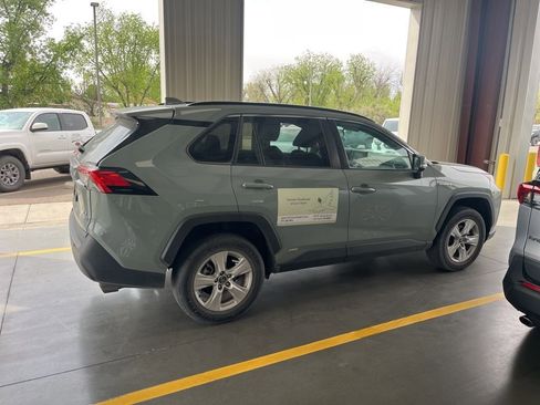 Used 2021 Toyota RAV4 XLE w/ Convenience Package image 2