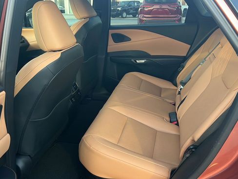 Used 2025 Lexus RX 350h w/ Convenience Package AWD/4WD image 11