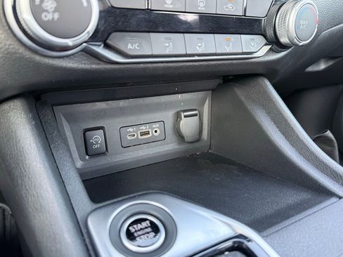 Used 2024 Nissan Sentra SV image 18