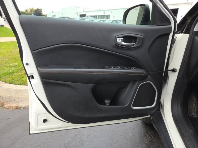 Used 2019 Jeep Compass Limited AWD/4WD image 10