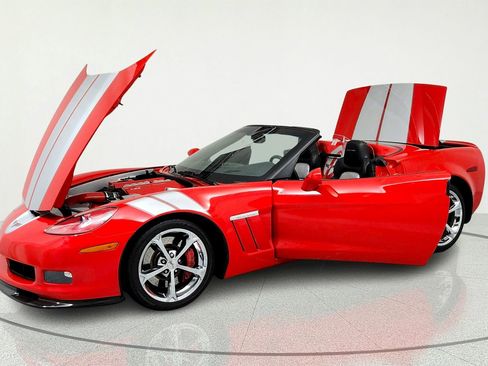 Used 2012 Chevrolet Corvette Grand Sport w/ 3LT Preferred Equipment Group RWD image 9