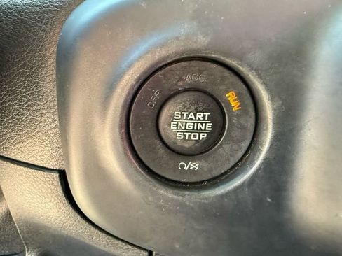 Used 2018 Jeep Wrangler Unlimited Sport S image 28