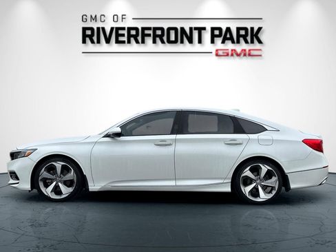 Used 2018 Honda Accord Touring image 6