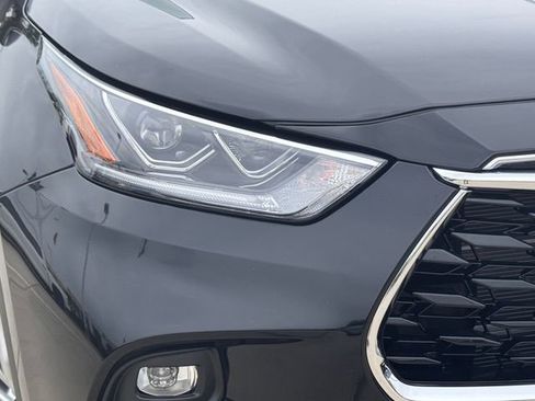 New 2026 Toyota Highlander Platinum AWD/4WD image 3
