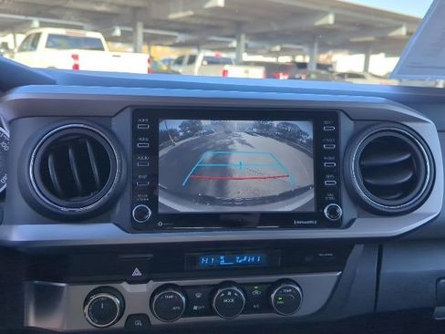 Used 2021 Toyota Tacoma SR5 w/ Technology Package image 7
