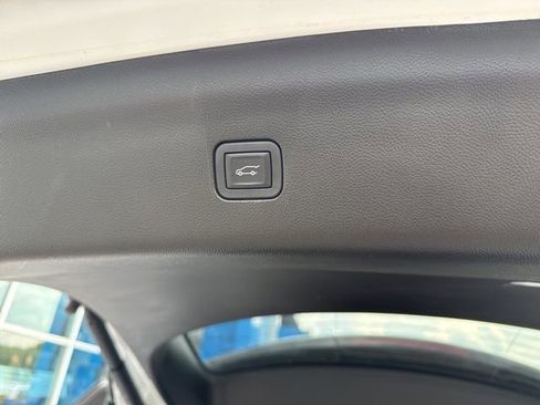 Used 2024 Buick Enclave Premium AWD/4WD image 28