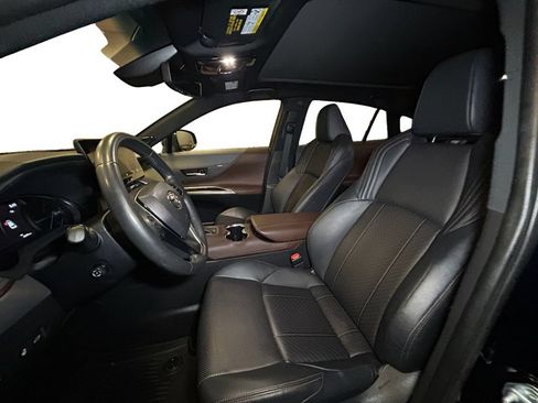Used 2021 Toyota Venza Limited w/ Advanced Technology Package AWD/4WD image 9