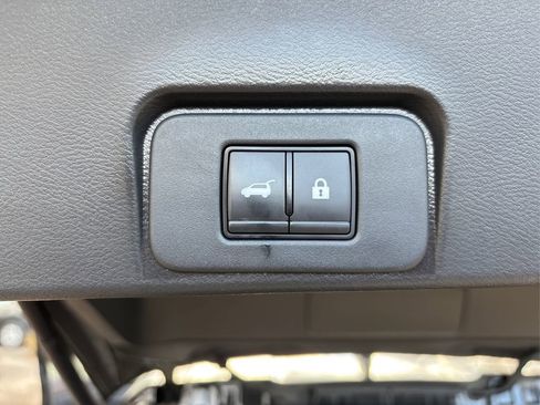 Used 2023 Nissan Rogue SV w/ SV Premium Package image 14