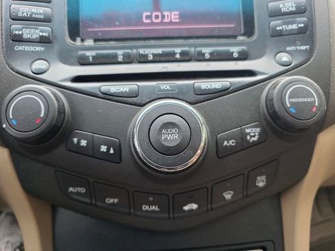 Used 2004 Honda Accord EX image 22