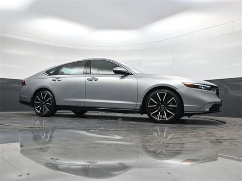 Used 2024 Honda Accord Touring image 27