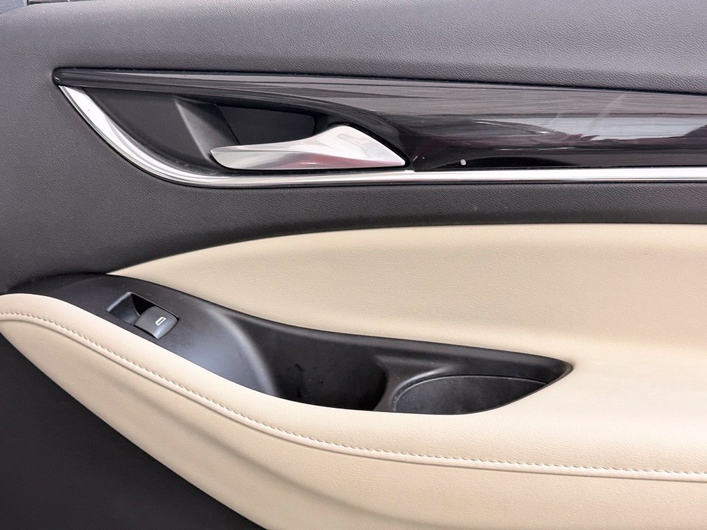 Used 2020 Buick Enclave Essence w/ Sound and Sites Package FWD image 39