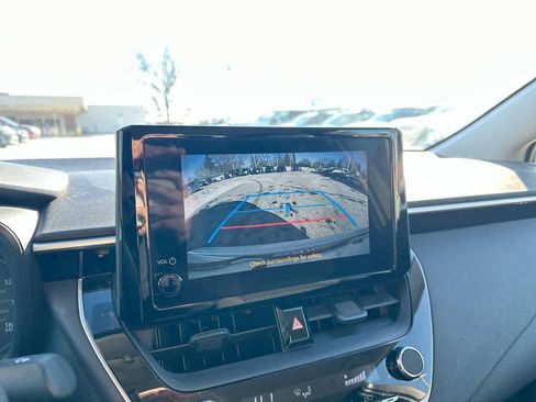 Used 2023 Toyota Corolla LE image 31