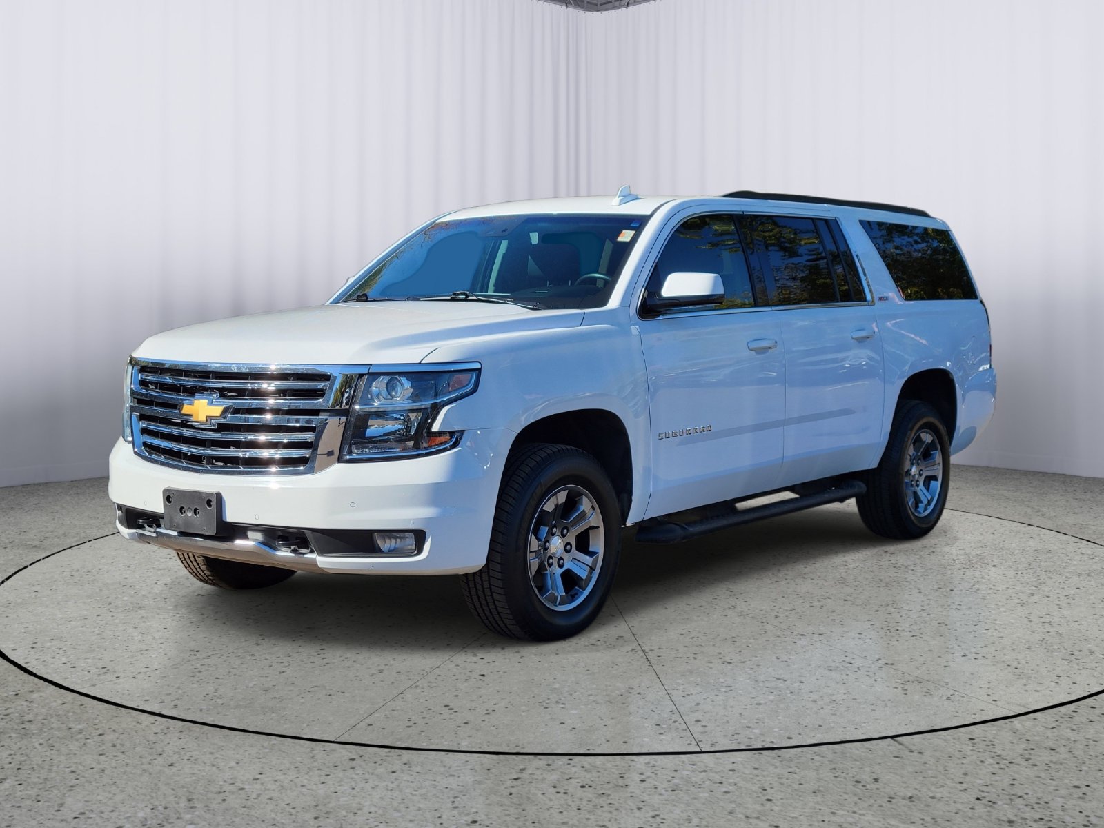 Used 2019 Chevrolet Suburban LT w/ Luxury Package AWD/4WD image 5