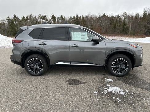 New 2026 Nissan Rogue Platinum image 8