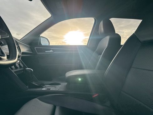 Used 2022 Volkswagen Atlas SE image 32