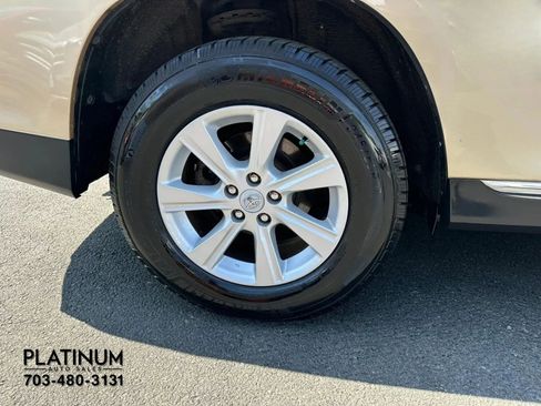 Used 2011 Toyota Highlander SE w/ Tow Pkg AWD/4WD image 21