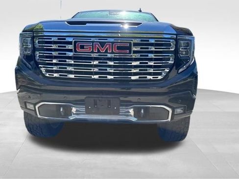 Used 2022 GMC Sierra 1500 Denali image 2