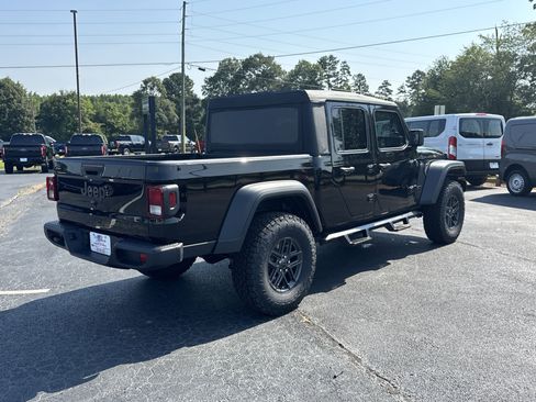 New 2025 Jeep Gladiator Sport image 5