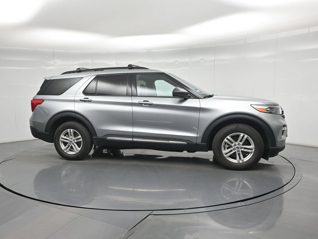 Used 2024 Ford Explorer XLT w/ Equipment Group 202A AWD/4WD image 25
