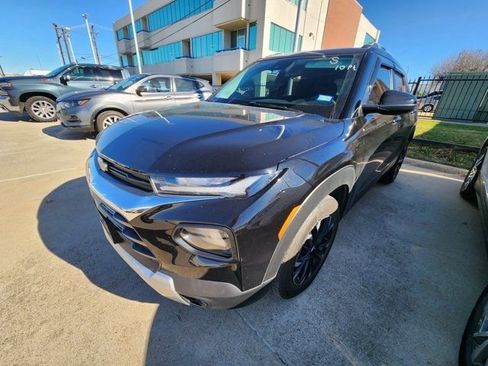 Used 2023 Chevrolet TrailBlazer LT image 3