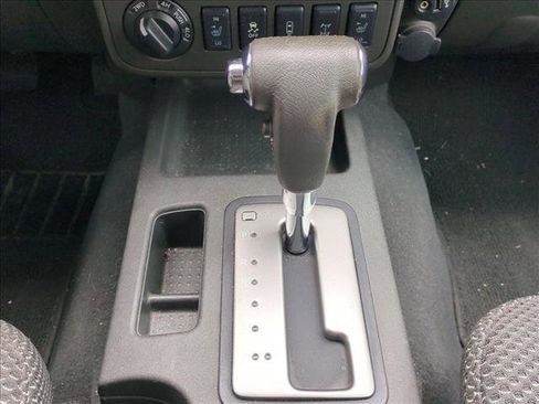 Used 2019 Nissan Frontier PRO-4X image 12