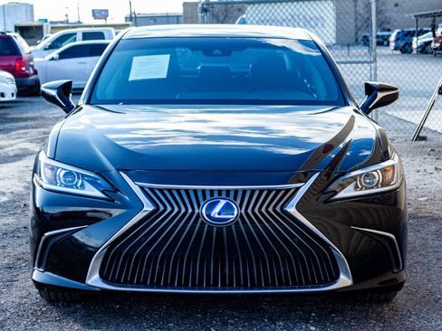Used 2020 Lexus ES 300h w/ Premium Package image 9