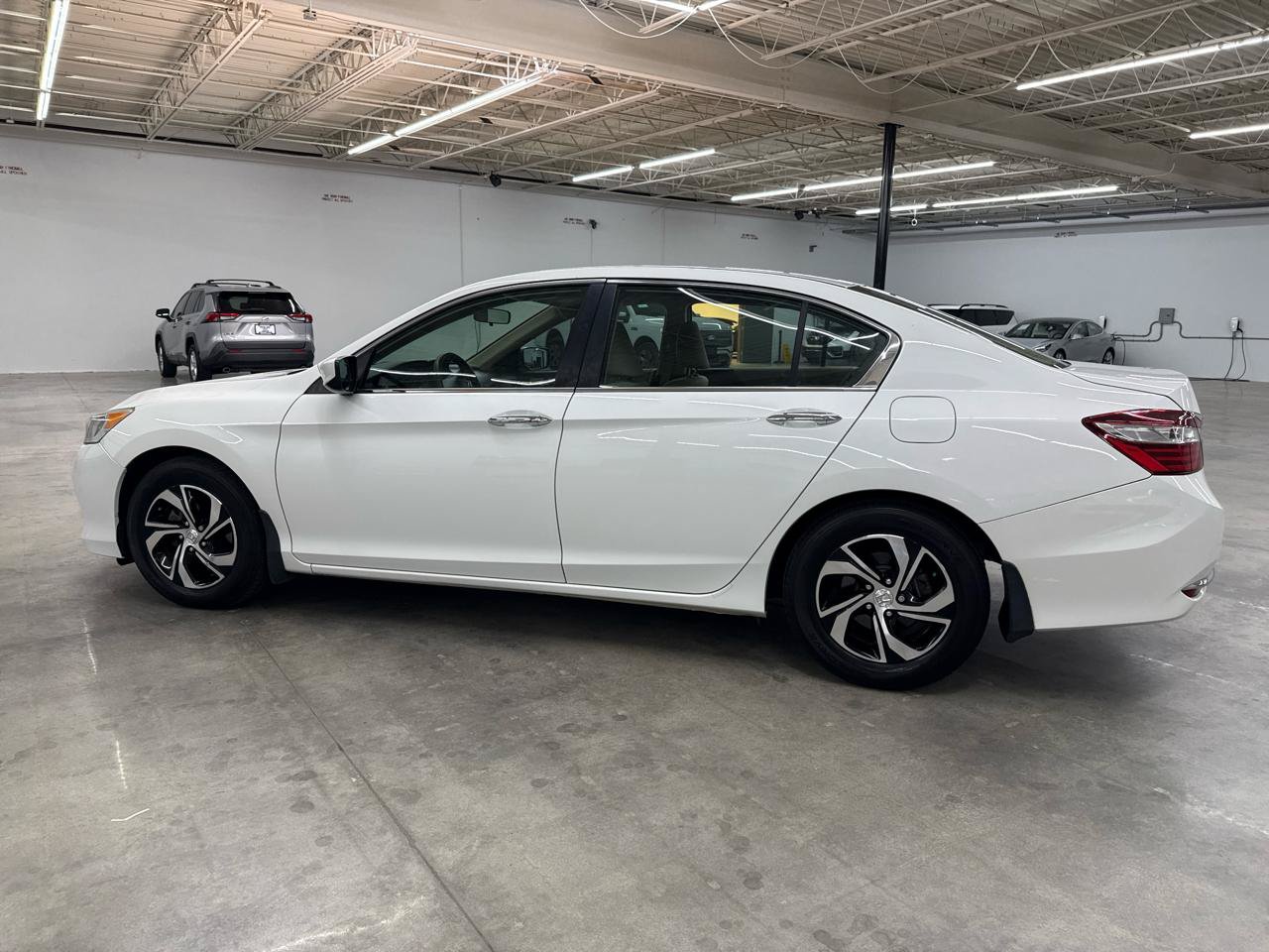 Used 2016 Honda Accord LX image 12