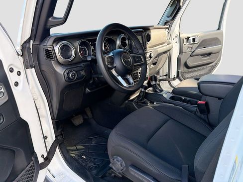 Used 2023 Jeep Gladiator Overland image 27