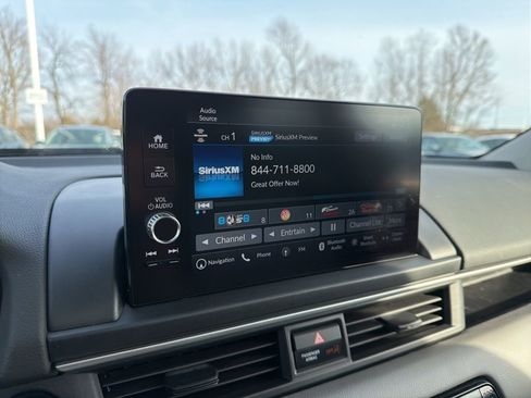 Certified 2025 Honda Pilot Touring image 31