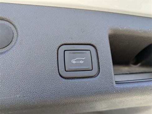 Used 2024 Chevrolet Equinox LT image 27