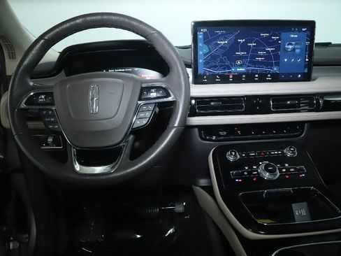 Certified 2023 Lincoln Nautilus AWD w/ Premium Package image 28