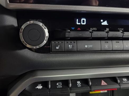 Used 2024 Toyota Tundra Platinum AWD/4WD image 15