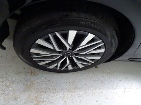 Used 2024 Nissan Altima 2.5 SV FWD image 26