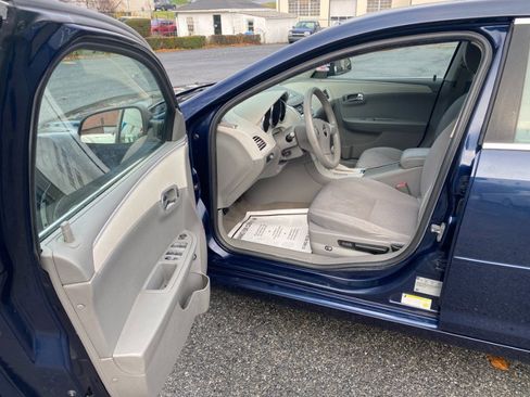 Used 2010 Chevrolet Malibu LS image 11
