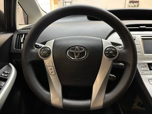 Used 2014 Toyota Prius Three image 15