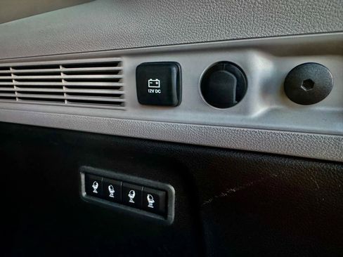 Used 2023 Jeep Wagoneer L Series III w/ Premium Group I image 15