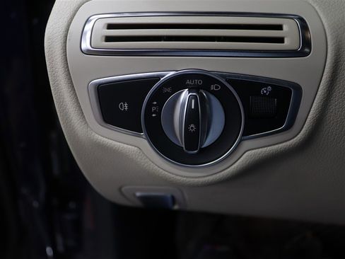 Used 2020 Mercedes-Benz C 300 4MATIC Sedan image 33