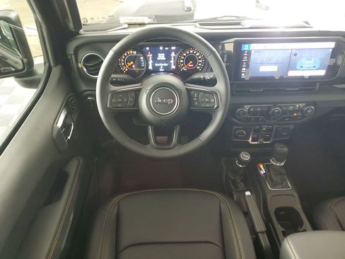 New 2025 Jeep Gladiator High Tide image 12